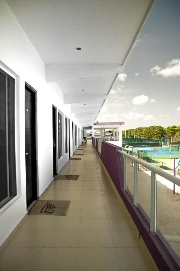 Cancun Tennis Inn Канкун Екстер'єр фото