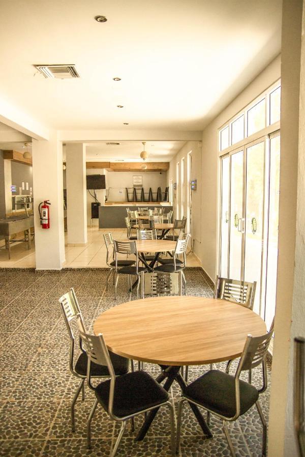 Cancun Tennis Inn Канкун Екстер'єр фото